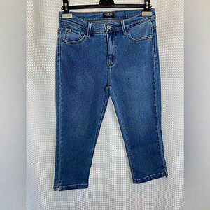 Women’s Curve Appeal stretchy medium blue denim Capri‎ Jeans size 10/30